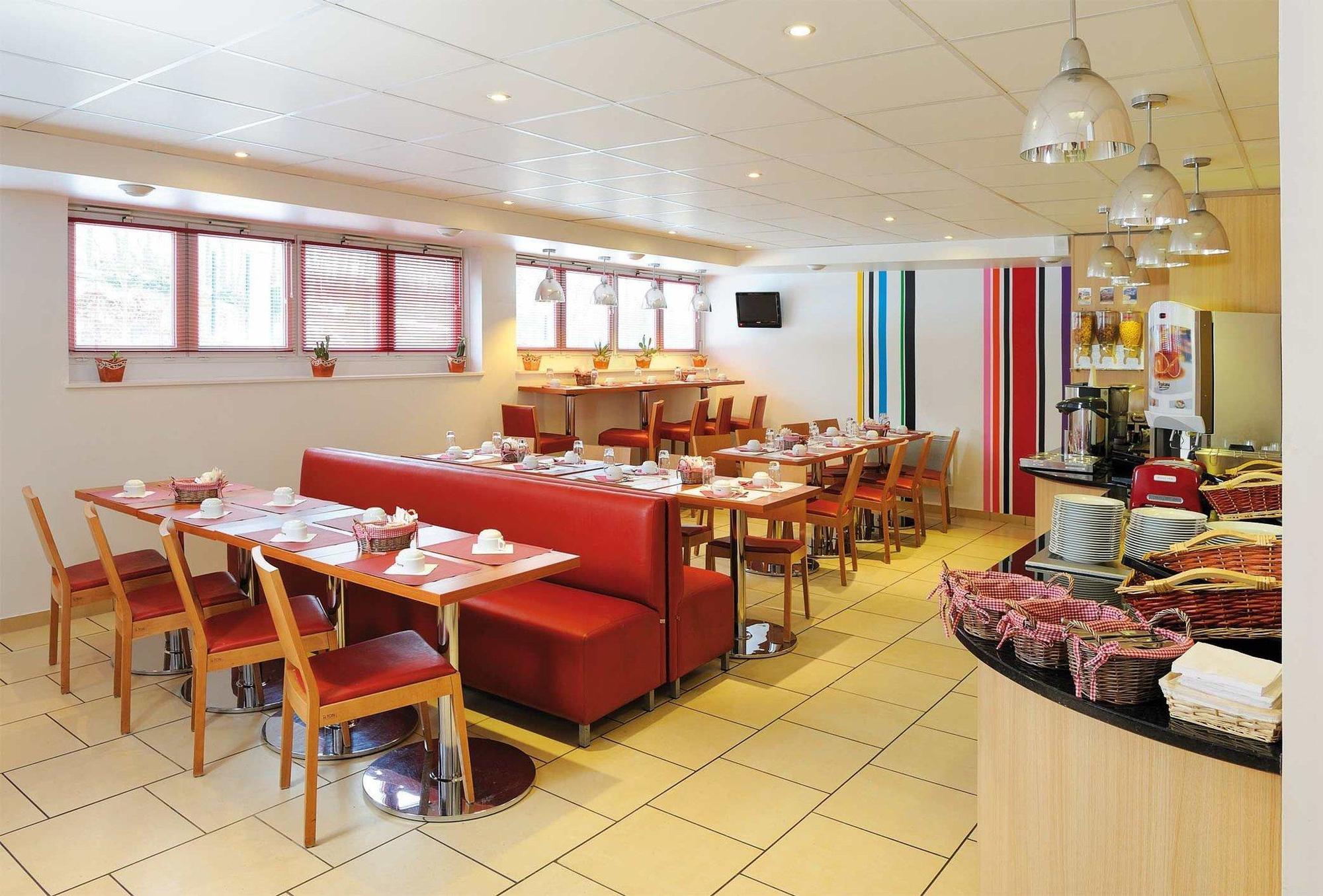 Residhome Paris Saclay " Bures Sur Yvette " Restaurant bilde